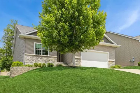 2007 Dempster Dr, Coralville, IA 52241