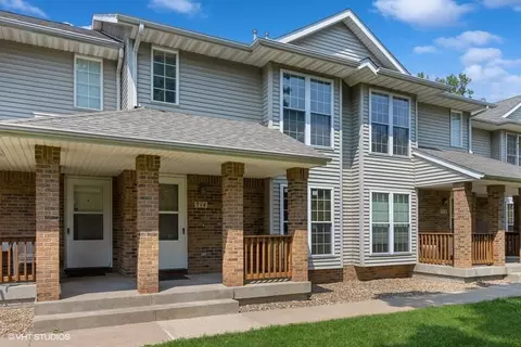 714 W Side Dr, Iowa City, IA 52246
