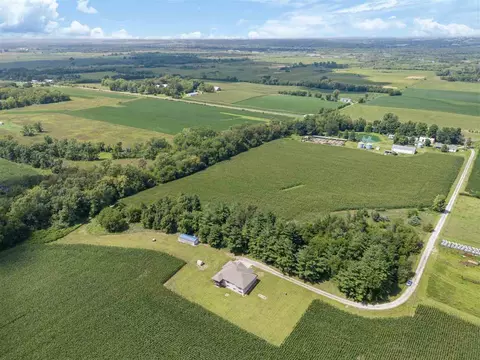 1823 250th St NW, Oxford, IA 52322