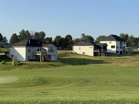 8 Serenity Cir, West Branch, IA 52358