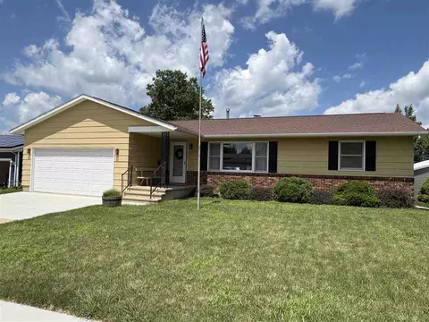 2600 28th Ave, Marion, IA 52302