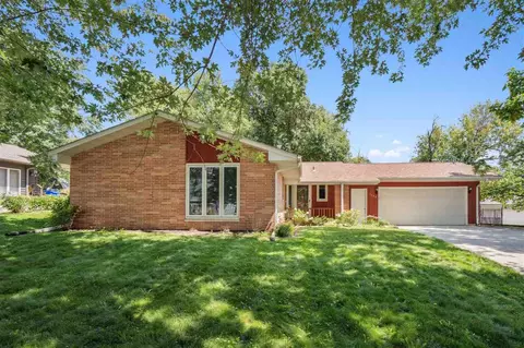 3360 NE Ne Cir, Cedar Rapids, IA 52402