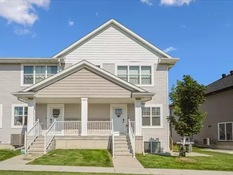2462 Roycroft Aly, Marion, IA 52302