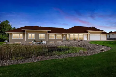 235 S 21st Street Ct, Marion, IA 52302