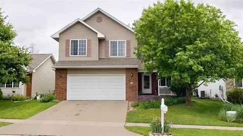 14 Charles Dr, Iowa City, IA 52245