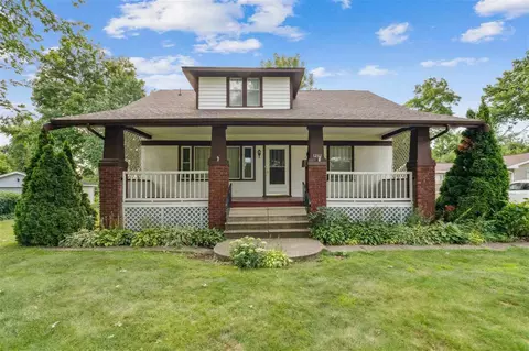 1261 Elmhurst Dr NE, Cedar Rapids, IA 52402
