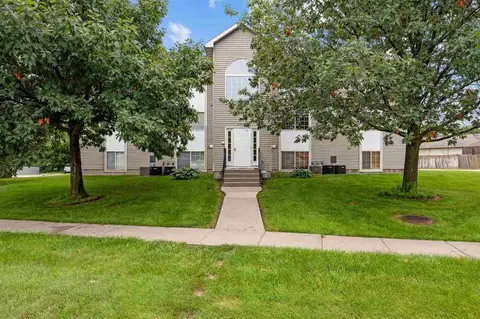 158 Elm Ridge Dr, North Liberty, IA 52317