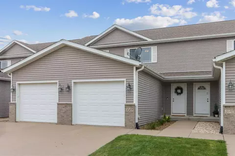 149 War Admiral Ln, North Liberty, IA 52317