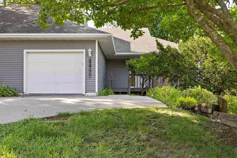1950 S Ridge Dr, Coralville, IA 52241