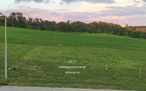 2300 Kestrel Dr SE, Cedarrapids, IA 52403