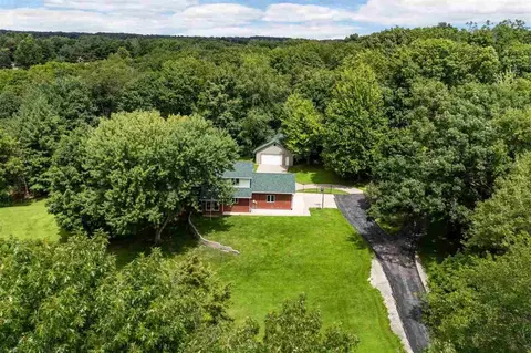 4698 Fox Ln NE, Iowa City, IA 52240