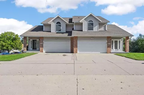 2431-2433 Catskill Ct, Iowa City, IA 52245