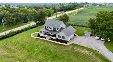 1049 Vine Ave, Riverside, IA 52327