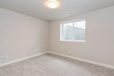 Bedroom - 1010 Switchgrass Ln, Ely, IA 52227 photo 6 of 7