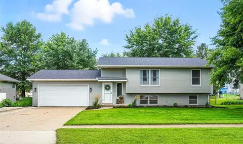119 Williams Cir, Hills, IA 52235