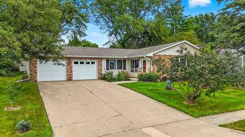 2314 Macbride Dr, Iowa City, IA 52246