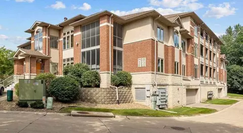 1745 Louis Pl, Iowa City, IA 52245