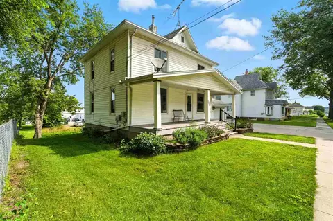 306 W Penn St, Williamsburg, IA 52361