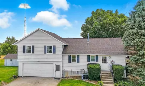 3010 Sycamore St, Iowa City, IA 52240
