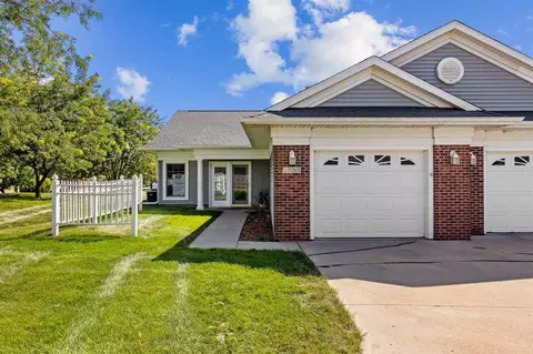1555 Stafford Pl, Iowa City, IA 52240