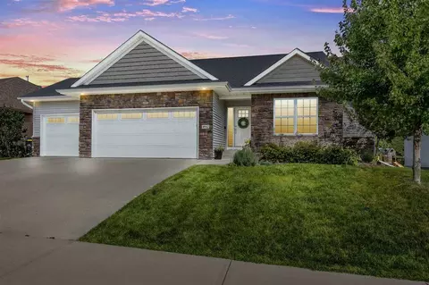 4942 Preston Ln, Iowa City, IA 52246