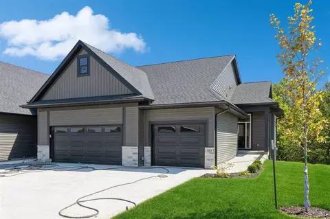 904 High Ridge Trl, Solon, IA 52333
