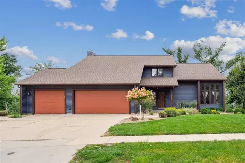 2113 Linmar Dr NE, Cedar Rapids, IA 52402