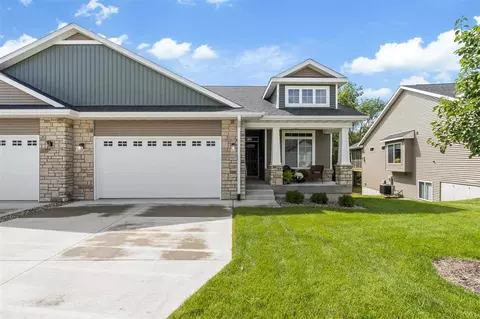 607 Hillside Dr, Tiffin, IA 52340