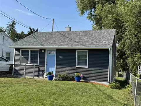 1312 Wilson Ave, Cedar Rapids, IA 52404