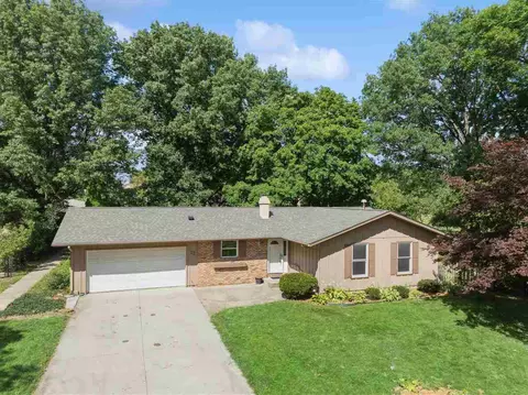 22 Bedford Ct, Iowa City, IA 52240