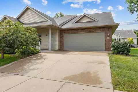 85 Broadmoor Ln, Iowa City, IA 52245