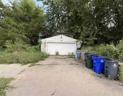 740 Wiley Blvd NW, Cedar Rapids, IA 52405