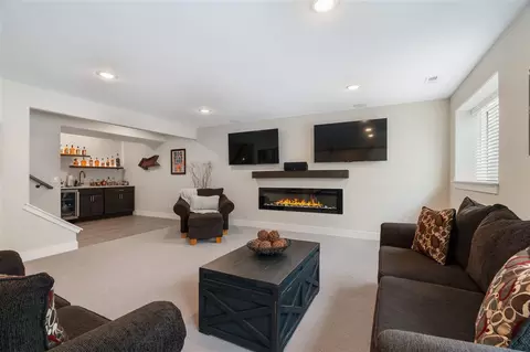 1070 Sunrise Dr, Ely, IA 52227 photo 32