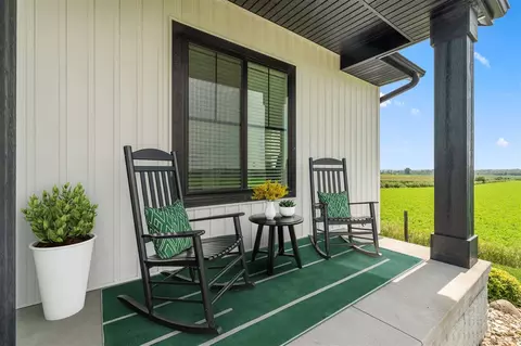 1070 Sunrise Dr, Ely, IA 52227 photo 4