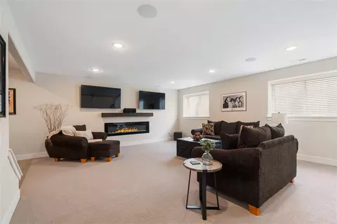 1070 Sunrise Dr, Ely, IA 52227 photo 34