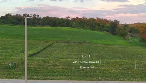 2312 Kestrel Dr SE, Cedarrapids, IA 52403
