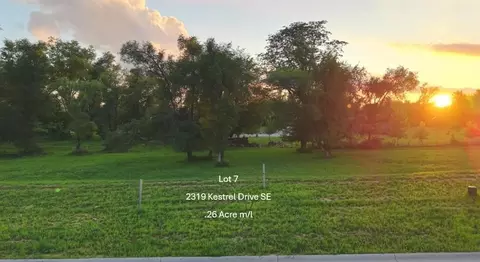 2319 Kestrel Dr SE, Cedarrapids, IA 52403