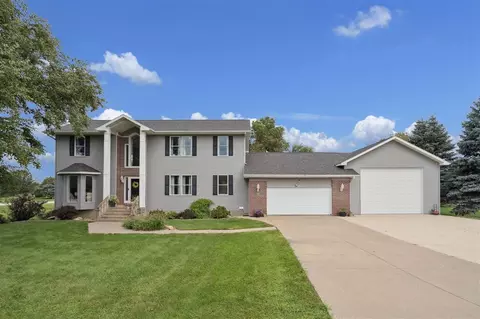 6300 Westwind Rd, Cedar Rapids, IA 52411 photo 2