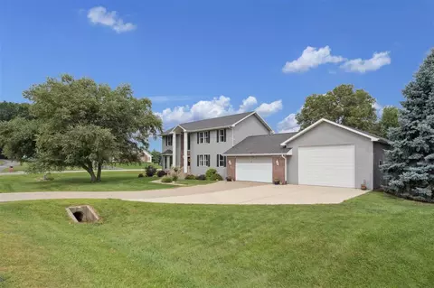 6300 Westwind Rd, Cedar Rapids, IA 52411 photo 3