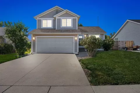 731 73rd St NE, Cedar Rapids, IA 52402