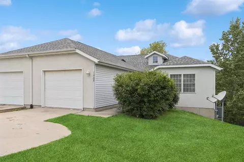 1428 Kenai Ct, Coralville, IA 52241
