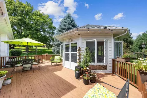 2332 E Washington St, Iowa City, IA 52245