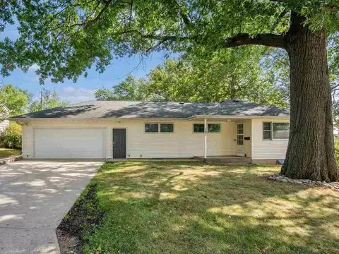 701 Diana Ct, Iowa City, IA 52240