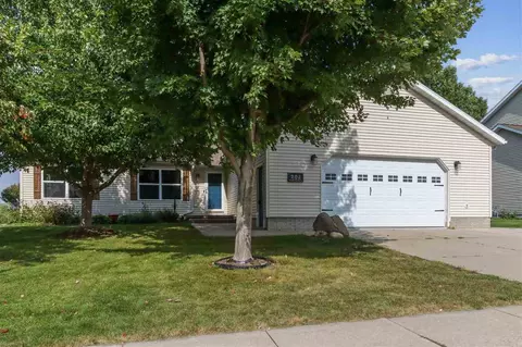 204 Westwood Rd, Williamsburg, IA 52361
