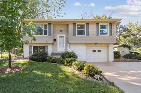 3005 Parkview Ave, Iowa City, IA 52240