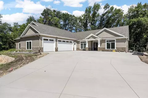 5528 Wild Rye Ct SE, Cedar Rapids, IA 52403