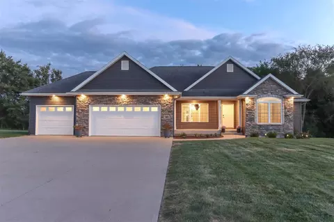 1457 Walter Mapp Dr, Riverside, IA 52327