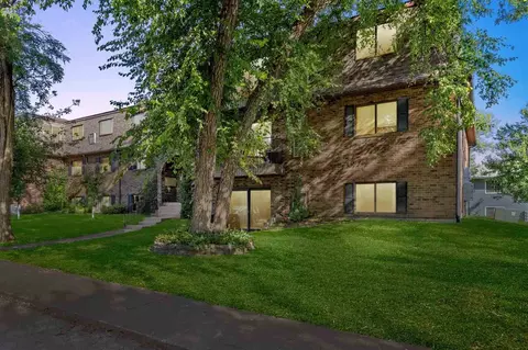 1015 Woodland Heights Ct SE, Cedar Rapids, IA 52403