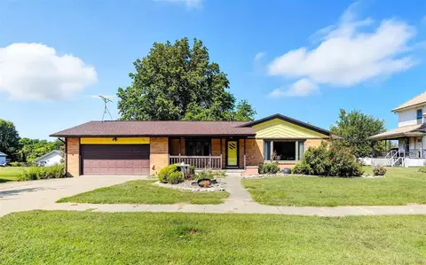 507 E Main St, Brighton, IA 52540