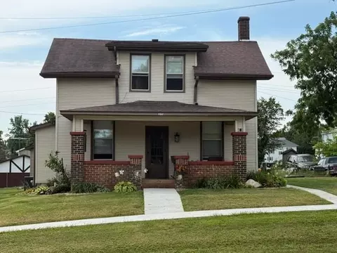 315 E Jackson St, Sigourney, IA 52591